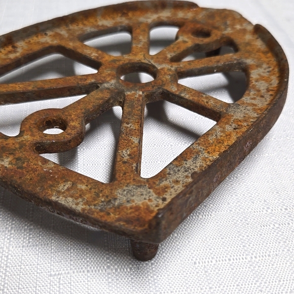 Vintage Antique Sad Iron Trivet Stand Rustic Patina Metal Cast Iron Primitive - Picture 10 of 17